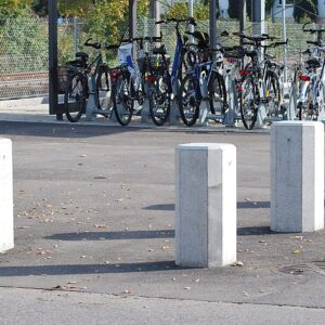 Wehrsteine Typ 5 inkl. 2 Ankerhülsen M 12 grau glatt